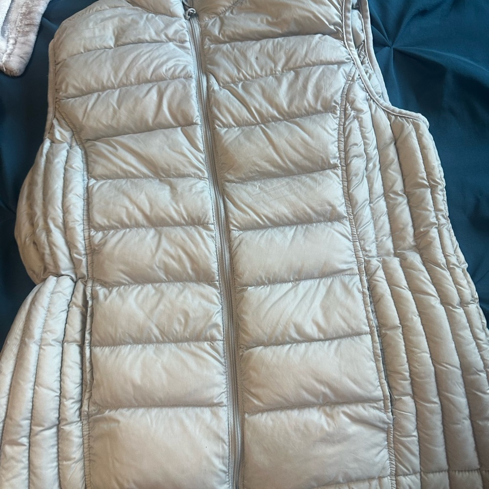 32 Degrees Quilted Puffer Vest in Light Gray